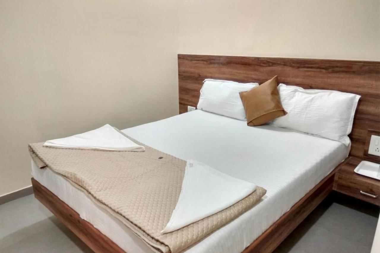 Terminus Square Hotel Kurla Luaran gambar
