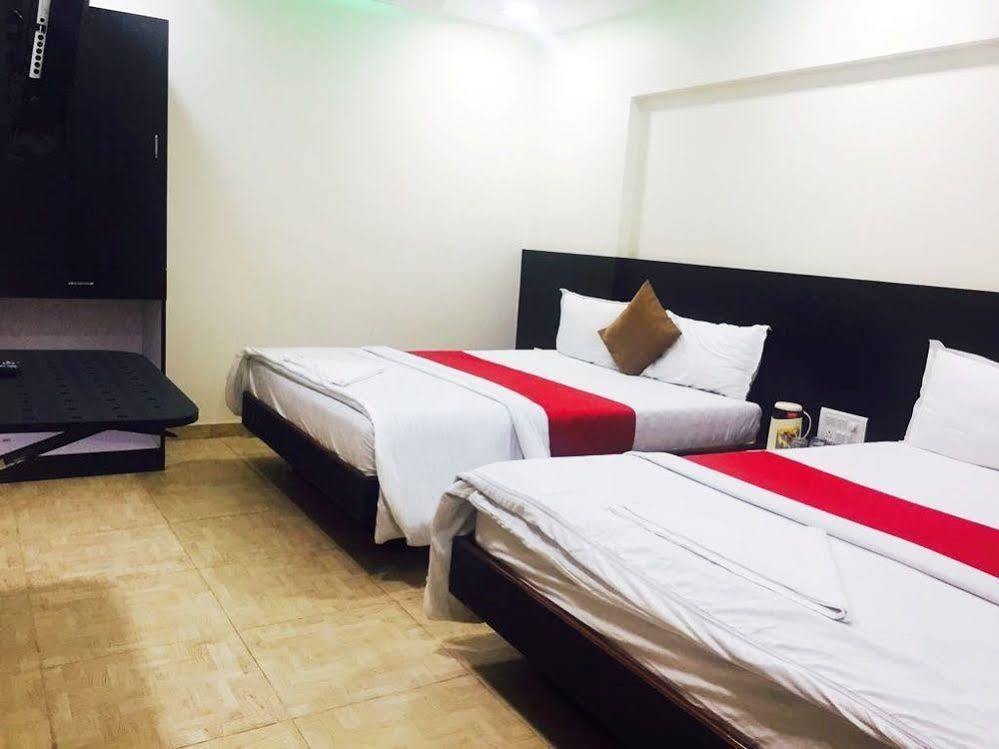 Terminus Square Hotel Kurla Luaran gambar