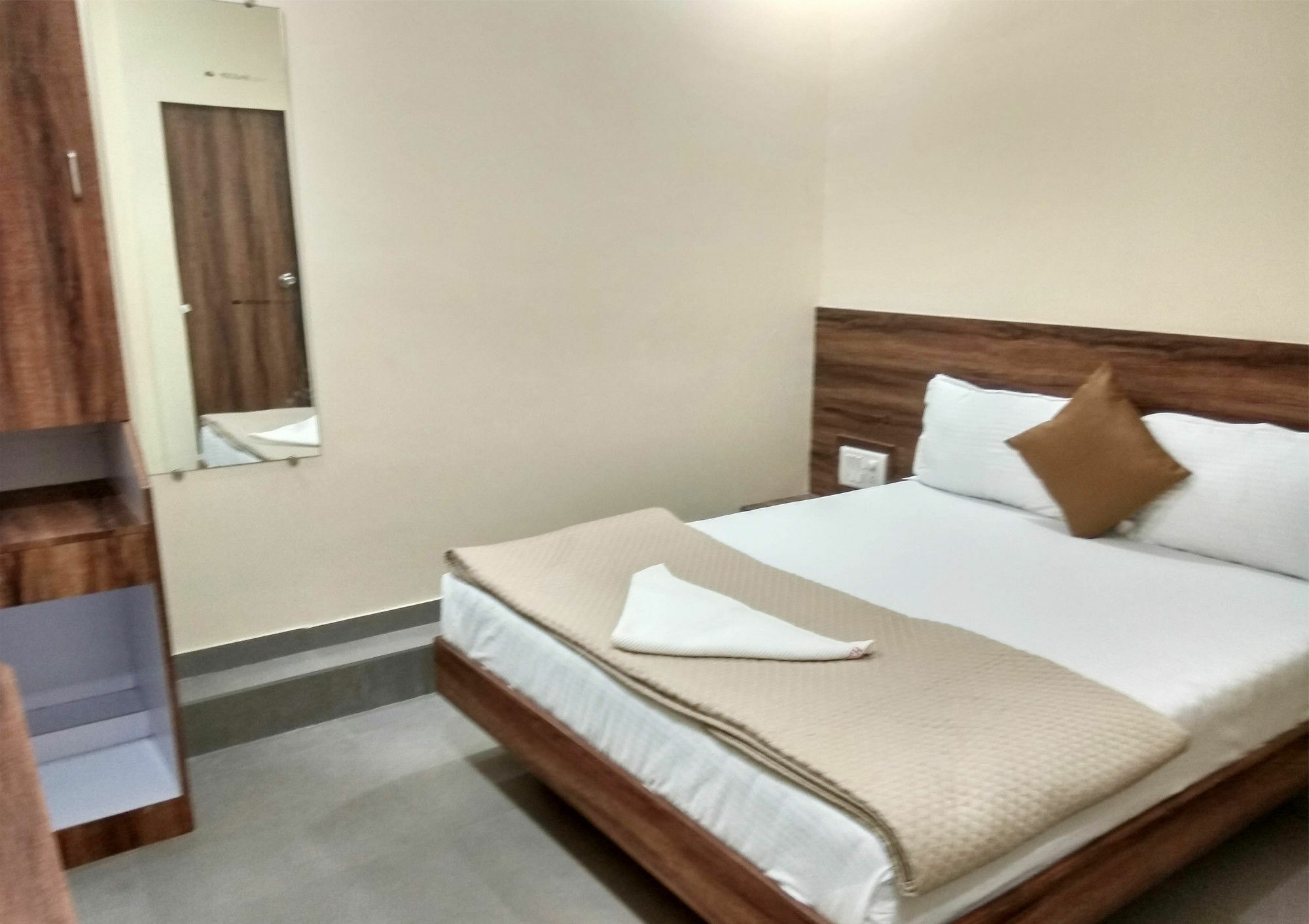 Terminus Square Hotel Kurla Luaran gambar