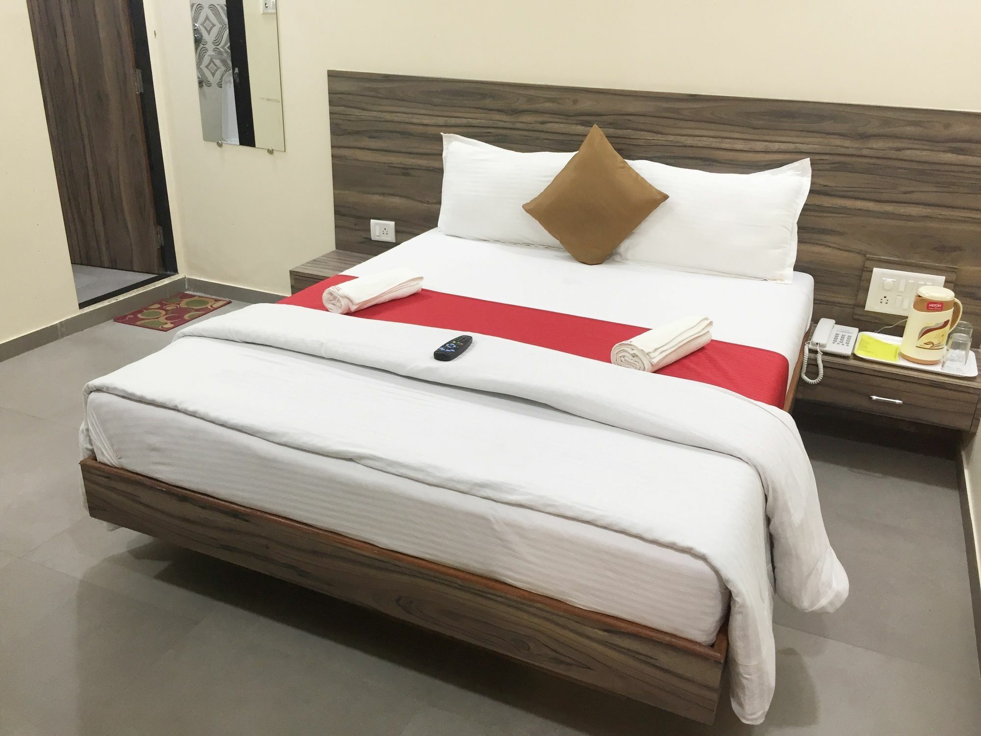Terminus Square Hotel Kurla Luaran gambar
