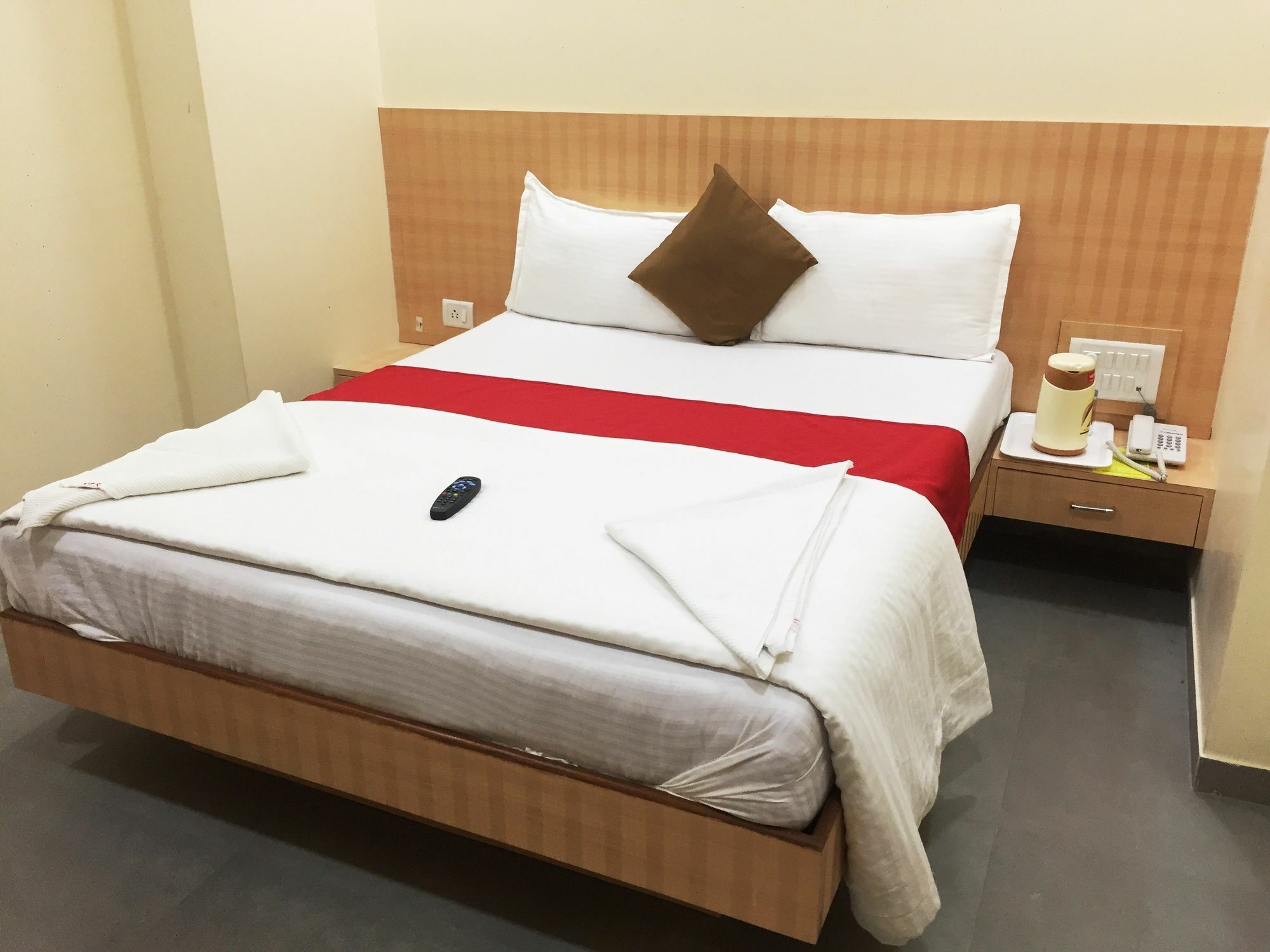 Terminus Square Hotel Kurla Luaran gambar