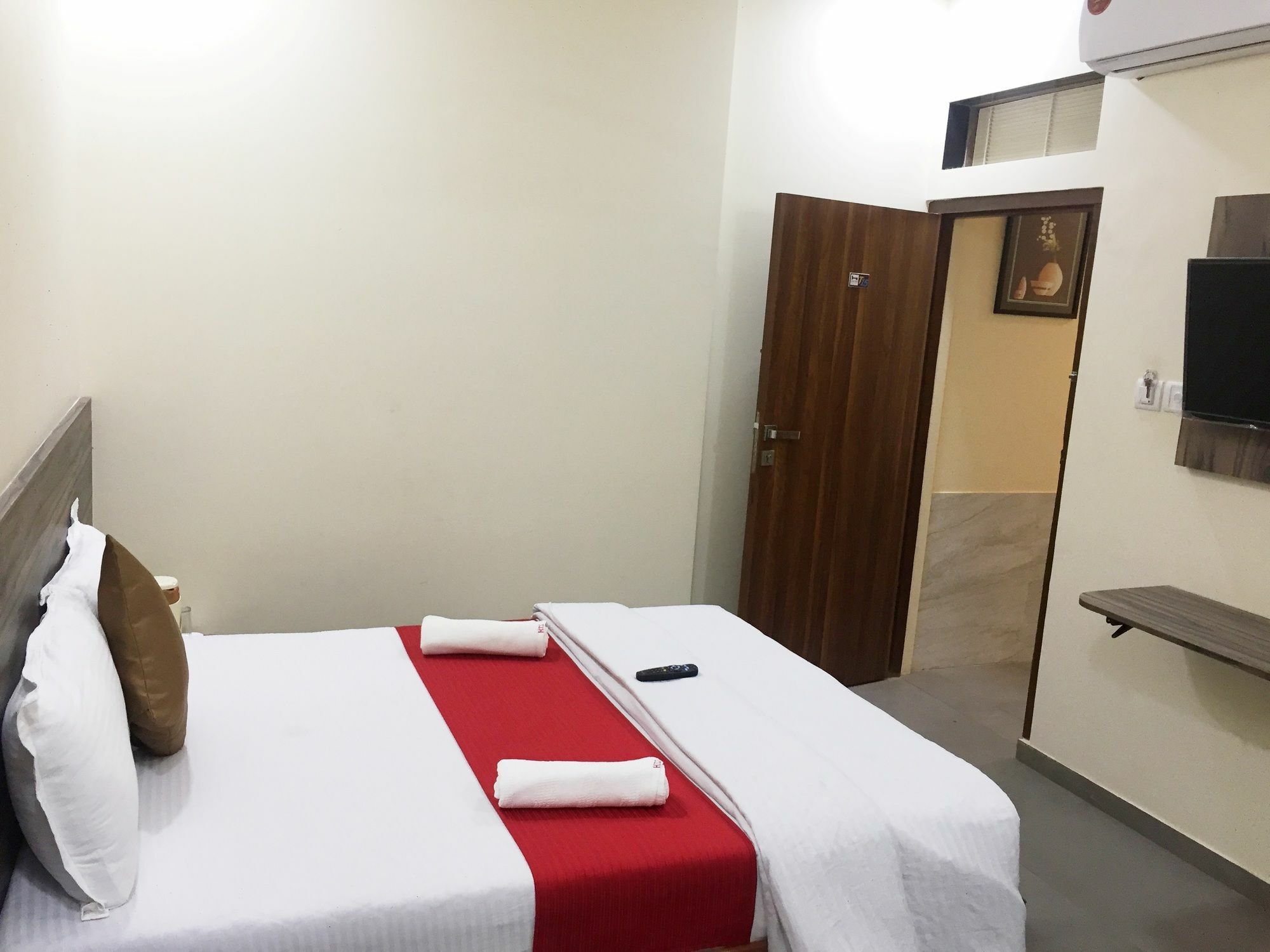Terminus Square Hotel Kurla Luaran gambar