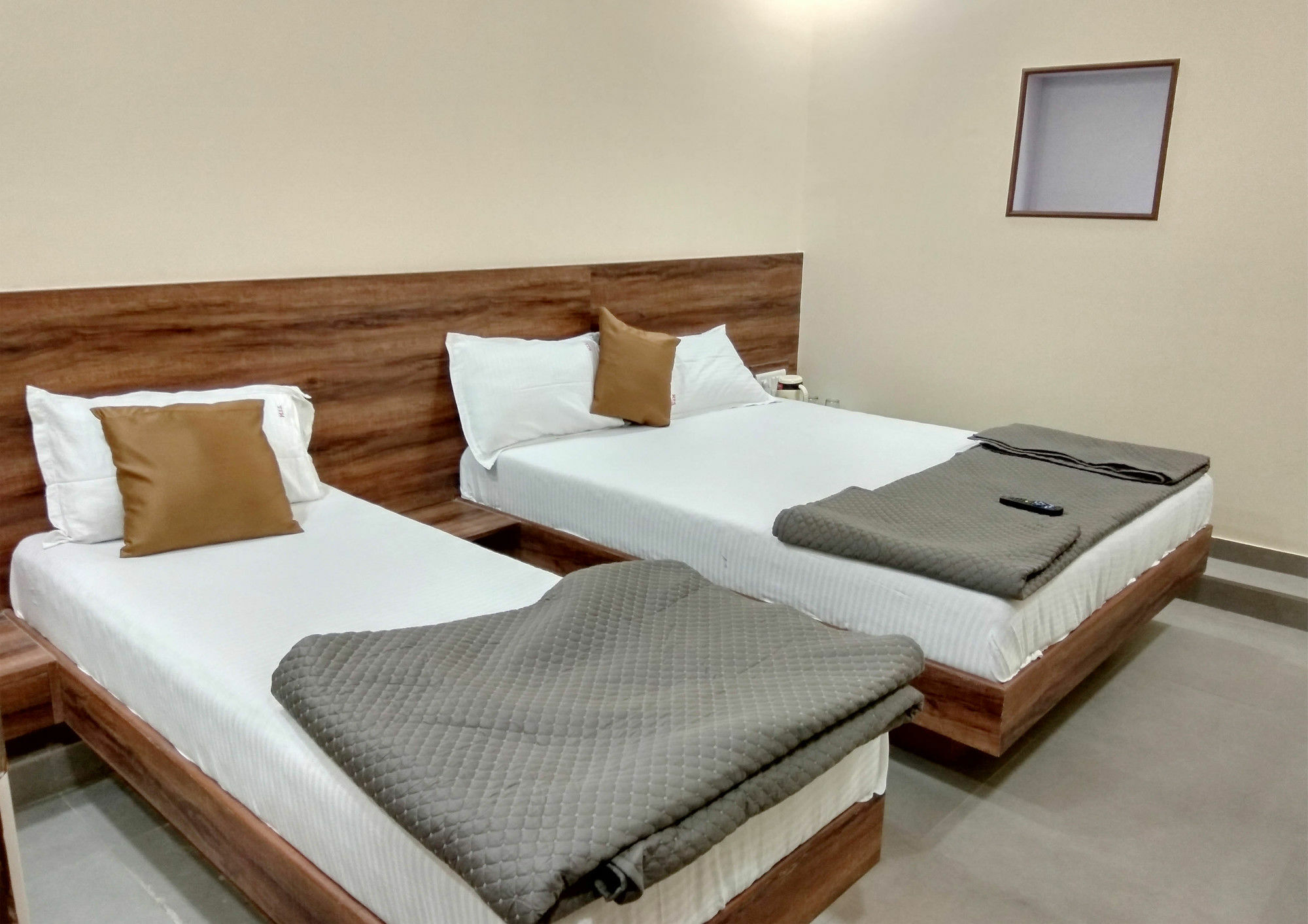Terminus Square Hotel Kurla Luaran gambar